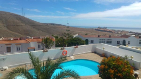 Cozy house in Arguineguin with pool and nice views, La Playa De Arguineguín